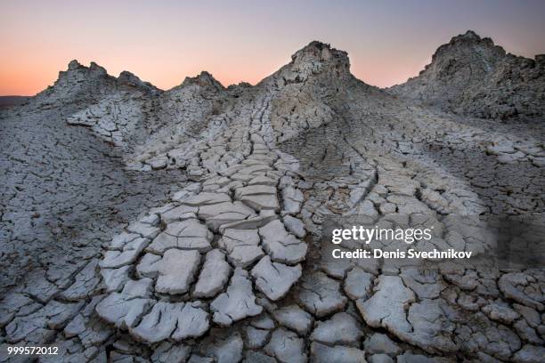 mud volcanoes - svechnikov 個照片及圖片檔