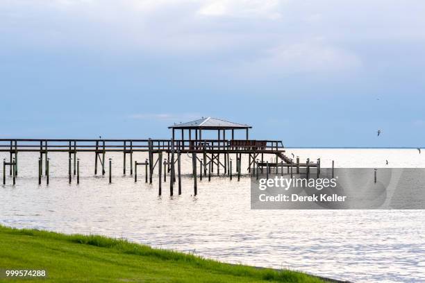 peaceful pier - keller ストックフォトと画像