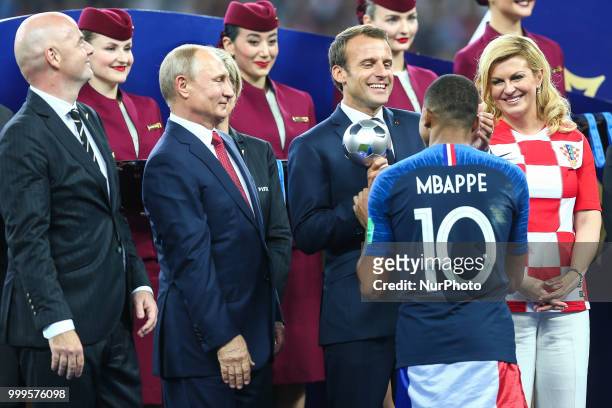 Gianni Infantino,Wladimir Putin,Emmanuel Macron,Kolinda Grabar-Kitarovic,Kylian Mbappe at the end of of the 2018 FIFA World Cup Russia Final between...