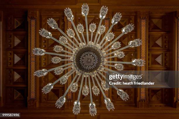 mosque chandelier - dekorative kunst stock-fotos und bilder