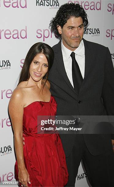 Actors Soleil Moon Frye and Jason Goldberg arrive at the Los Angeles premiere of "Spread" at ArcLight Hollywood on August 3, 2009 in Hollywood,...