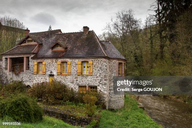 gargilesse sous la pluie - pluie stock pictures, royalty-free photos & images