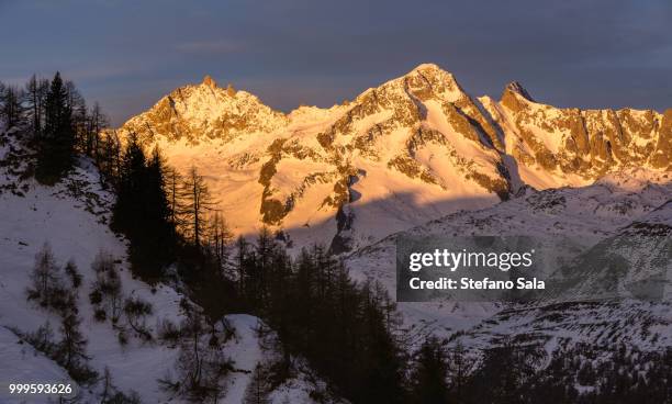 pizzo rotondo e pizzo pesciora - sala stock pictures, royalty-free photos & images