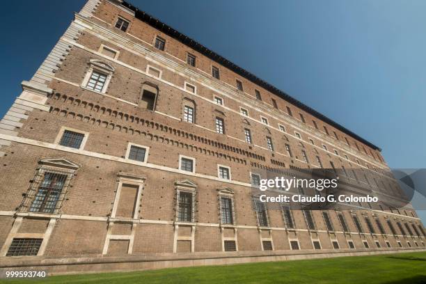 piacenza: the historic building known as palazzo farnese - the palazzo stockfoto's en -beelden