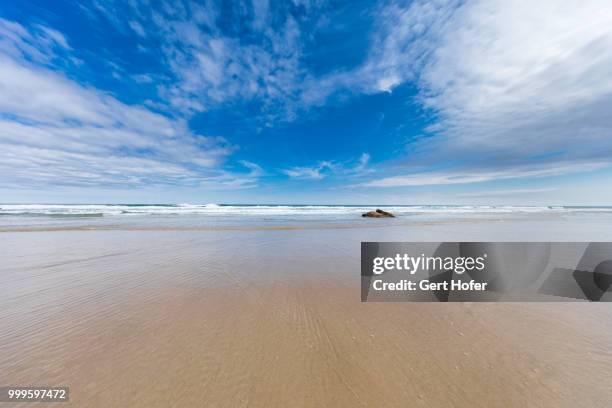 praia das catedrais #1 - praia stock pictures, royalty-free photos & images