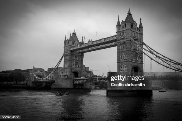 tower bridge, london - smith tower bildbanksfoton och bilder