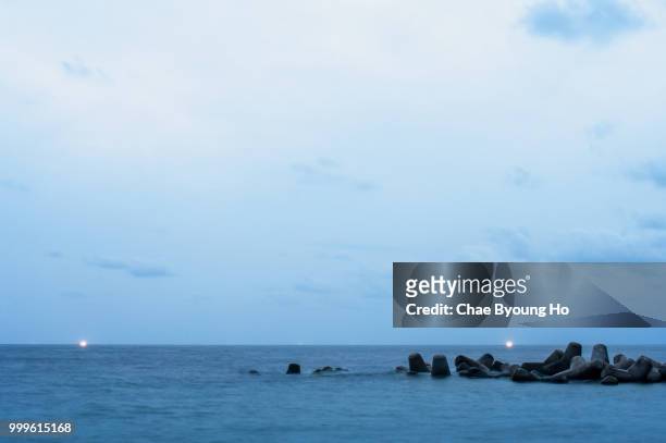 seawall - ho stock pictures, royalty-free photos & images