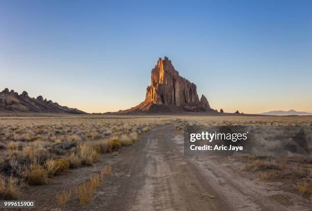 shiprock road - shiprock 個照片及圖片檔