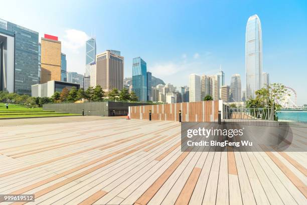 hongkong central financial buildings and outdoor flooring - wu stock-fotos und bilder