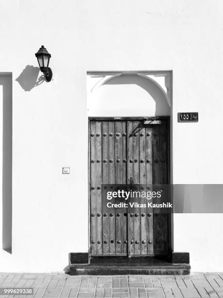 door of mosque - qatar door stock pictures, royalty-free photos & images