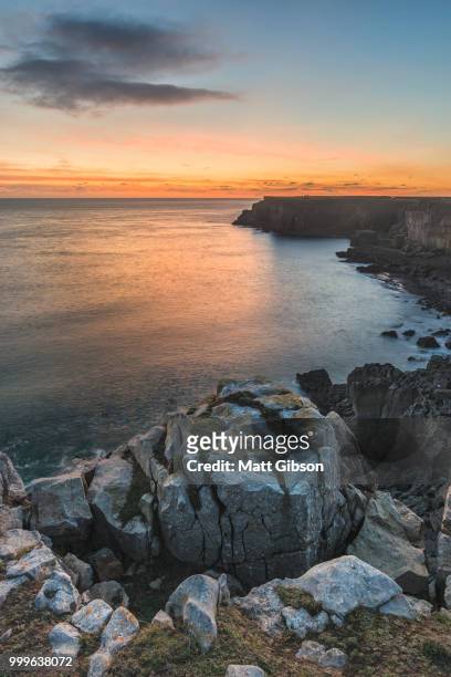 stunning vibrant landscape image of cliffs around st govan's hea - govan bildbanksfoton och bilder