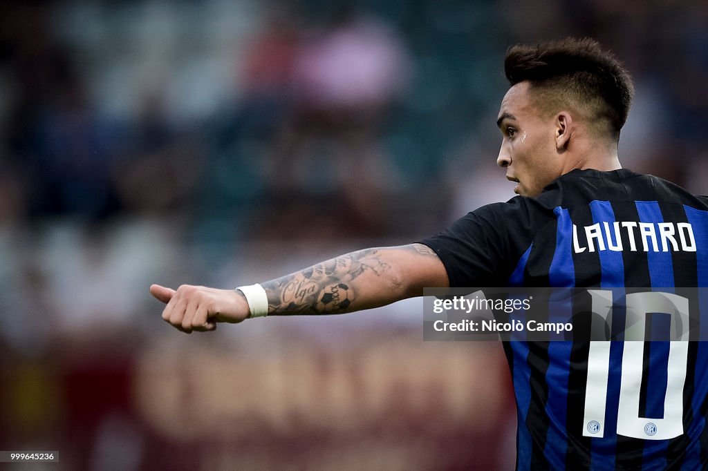 Lautaro Martinez of FC Internazionale gestures during the...