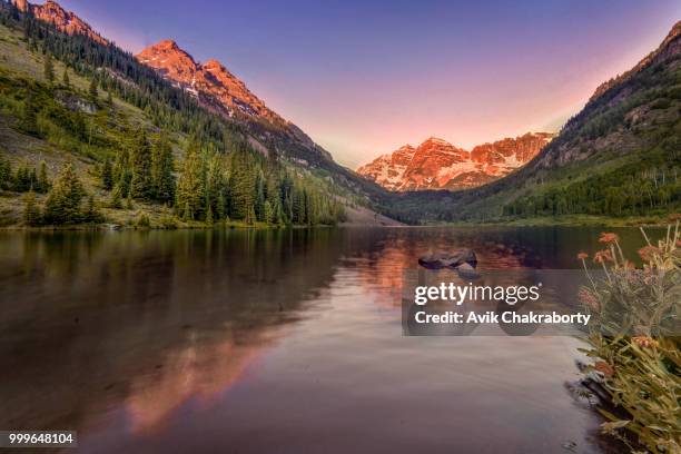 maroon bells sunrise - maroon - fotografias e filmes do acervo