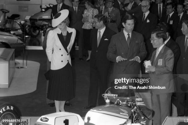 Prince Charles, Prince of Wales and Princess Diana, Princess of Wales visit the Honda Motor Co headquarters on May 11, 1986 in Tokyo, Japan.