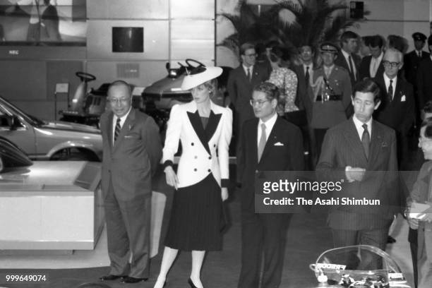 Prince Charles, Prince of Wales and Princess Diana, Princess of Wales visit the Honda Motor Co headquarters on May 11, 1986 in Tokyo, Japan.