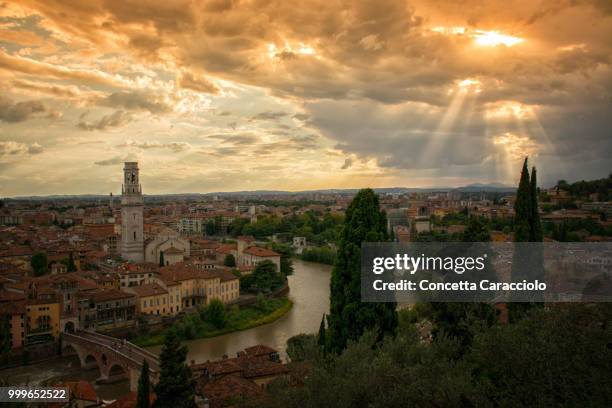 quando il cielo si colora...when the sky is colore - caracciolo stock-fotos und bilder