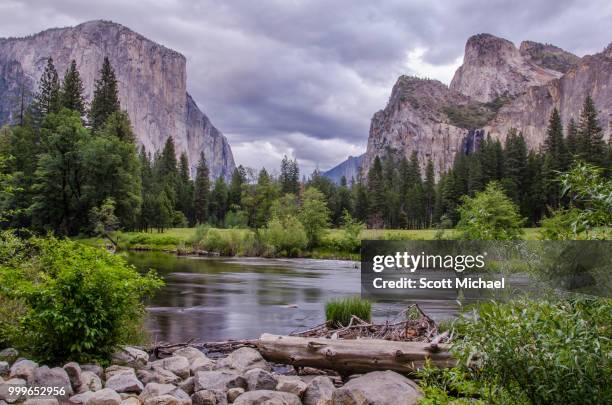 moody valley view - scott wood stock pictures, royalty-free photos & images