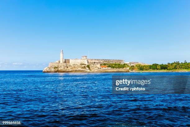 lighthouse castillo del morro, havana - castillo foto e immagini stock