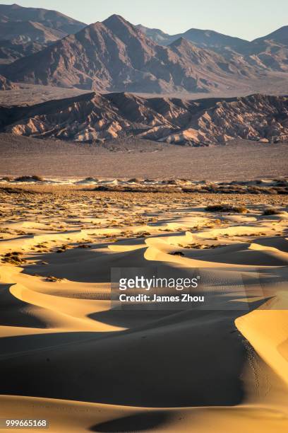 mesquite flat sand dunes - mesquite flat dunes stock pictures, royalty-free photos & images