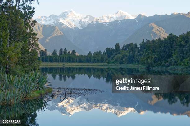 lake matheson mtcook - westland stock-fotos und bilder