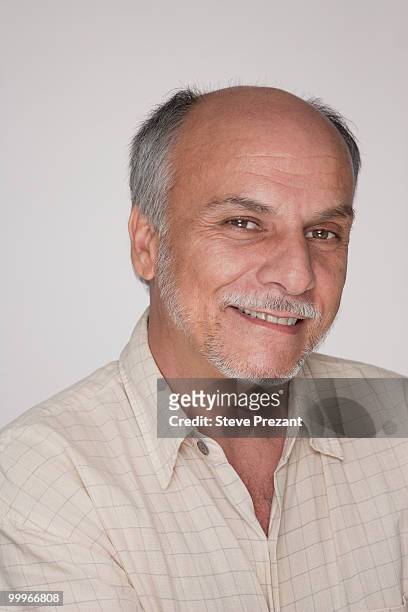 smiling caucasian man - steve prezant stock pictures, royalty-free photos & images