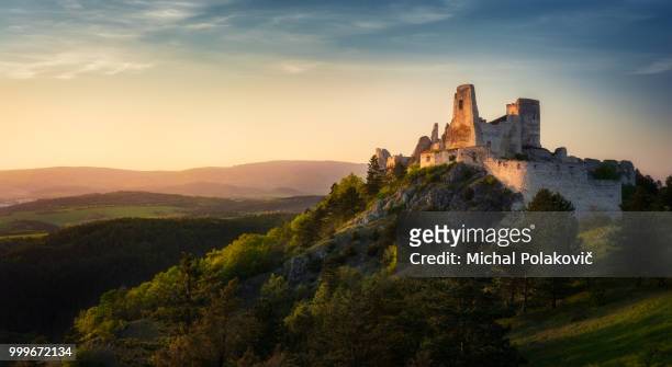 cachtice castle, slovakia - slovakia castle stock pictures, royalty-free photos & images
