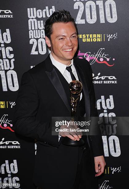 Tiziano Ferro poses in the press room during the World Music Awards 2010 at the Sporting Club on May 18, 2010 in Monte Carlo, Monaco.