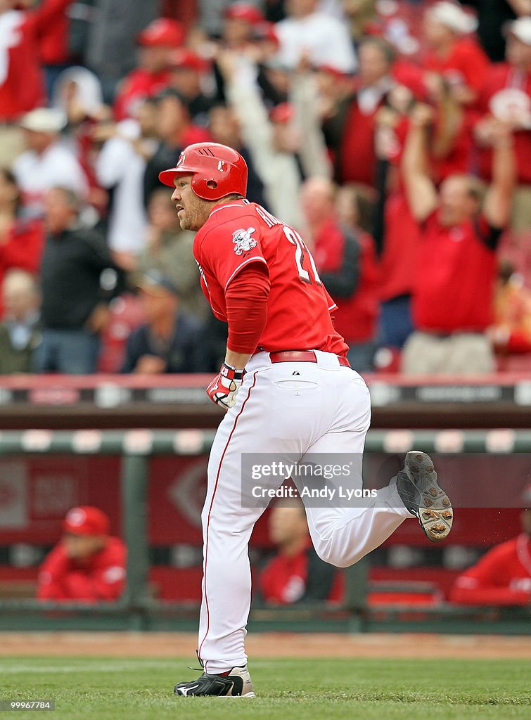 Scott Rolan Cincinnati Reds Scott Rolen of the Cincinnati Reds watches his game tying two run ...