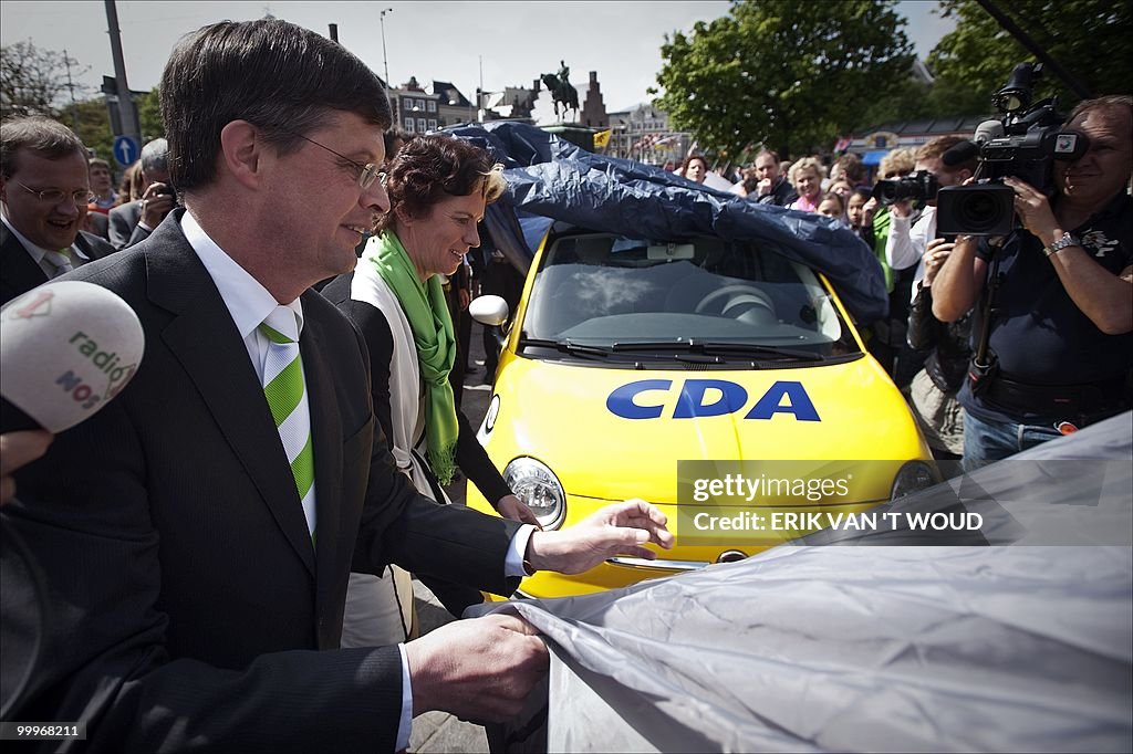 Outgoing MP Jan Peter Balkenende and lea