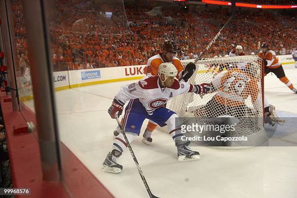 Montreal Canadiens Scott Gomez in action vs Philadelphia Flyers Mike Richards . Game 1. Philadelphia, PA 5/16/2010 CREDIT: Lou Capozzola