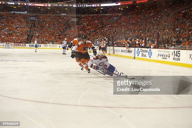 Montreal Canadiens Dominic Moore in action vs Philadelphia Flyers Chris Pronger . Game 1. Philadelphia, PA 5/16/2010 CREDIT: Lou Capozzola
