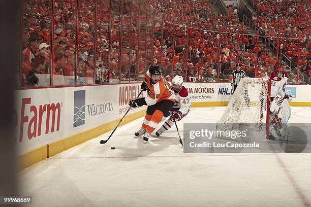 Philadelphia Flyers Mike Richards in action vs Montreal Canadiens Marc-Andre Bergeron . Game 1. Philadelphia, PA 5/16/2010 CREDIT: Lou Capozzola