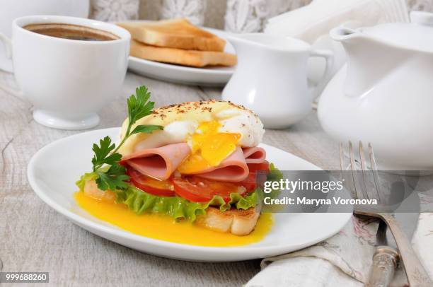 eggs benedict for breakfast - dining table empty studio stock pictures, royalty-free photos & images