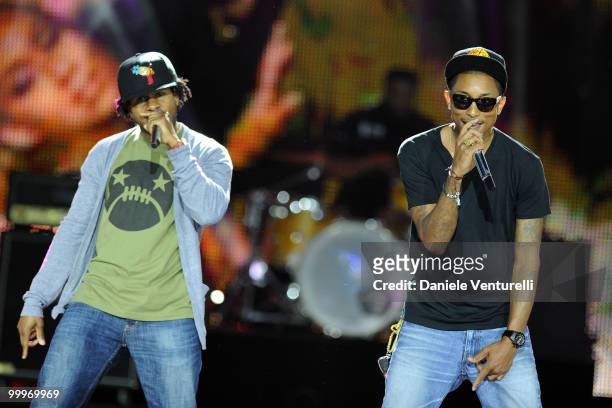 Shay Heldon and Pharrell Williams perform on stage during the World Music Awards 2010 at the Sporting Club on May 18, 2010 in Monte Carlo, Monaco.