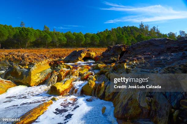 presa rota en el rio tinto - rota stock pictures, royalty-free photos & images