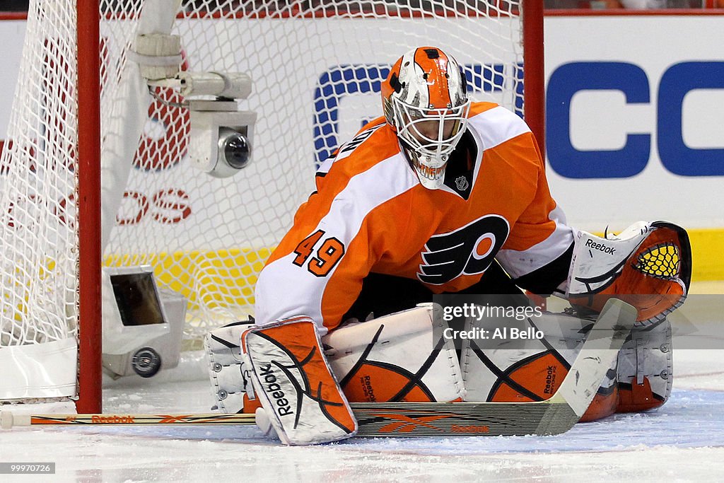 Montreal Canadiens v Philadelphia Flyers - Game Two