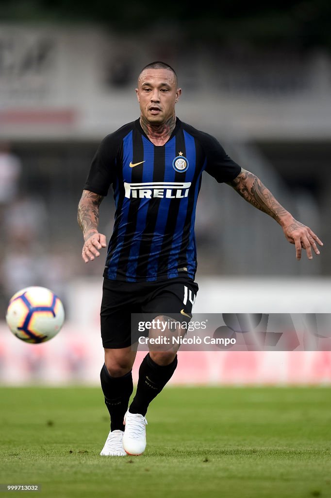 Radja Nainggolan of FC Internazionale in action during the...