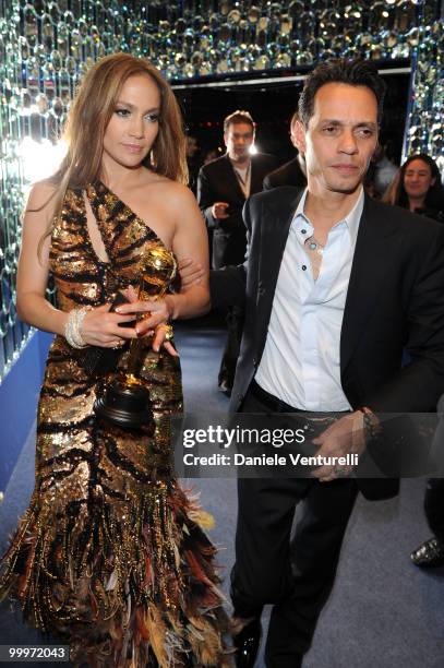 Singer/actress Jennifer Lopez and Marc Anthony backstage during the World Music Awards 2010 at the Sporting Club on May 18, 2010 in Monte-Carlo,...