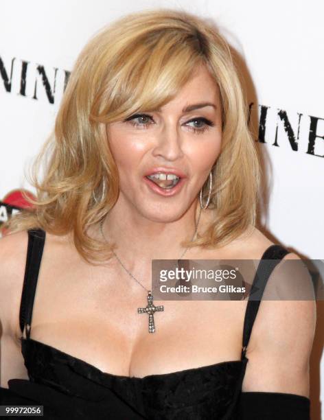 Madonna attends the premiere of "Nine" at the Ziegfeld Theatre on December 15, 2009 in New York City.