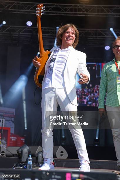 Juergen Drews performs at the Radio B2 SchlagerHammer Open-Air-Festival at Hoppegarten on July 15, 2018 in Berlin, Germany.