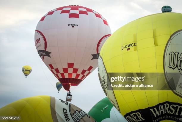 Hot air balloons start during the 27th International Warsteiner Montgolfiade at the airport Paderborn/Lippstadt in Bueren, Germany, 5 September 2017....