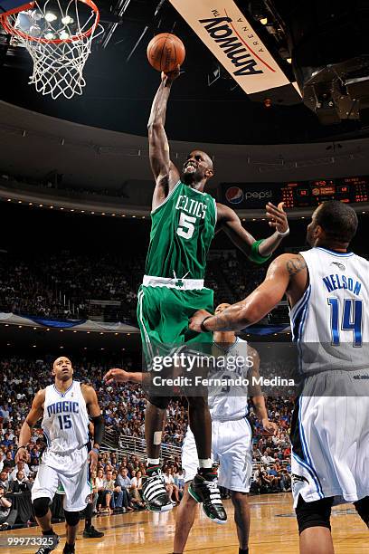 Kevin Garnett of the Boston Celtics dunks against the Orlando Magic in Game Two of the Eastern Conference Finals during the 2010 NBA Playoffs on May...