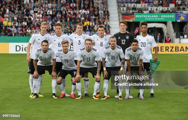 Germany's team with Timo Baumgartl , Waldemar Anton, Lukas Klostermann, Maximilian Eggestein, goalkeeper Alexander Nuebel, Thilo Kehrer and Levin...