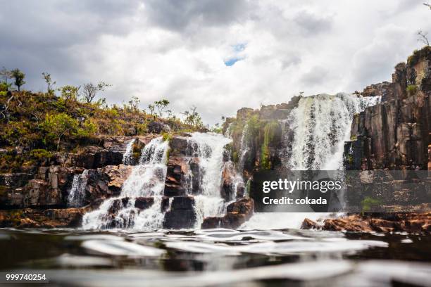 cascata dos couros - alto paraíso, goiás - chapada dos veadeiros - goiás fotografías e imágenes de stock