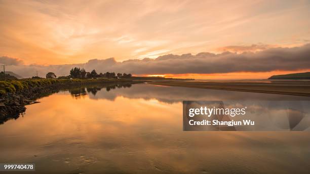 surat bay at dawn in the catlins, south island, nz - wu stock pictures, royalty-free photos & images