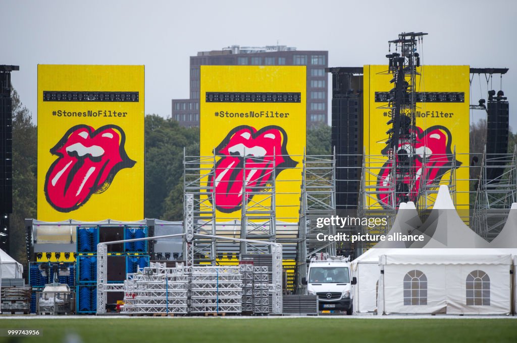 Buildup of Rolling Stones stage in Hamburg
