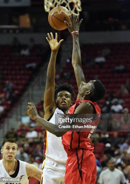 Collin Sexton of the Cleveland Cavaliers shoots against Chris Boucher of the Toronto Raptors during a quarterfinal game of the 2018 NBA Summer League...