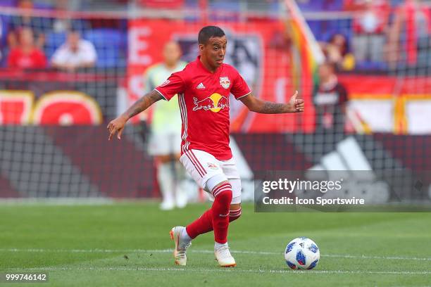 New York Red Bulls midfielder Alejandro Romero Gamarra controls the ball during the firat half of the Major League Soccer game between Sporting...