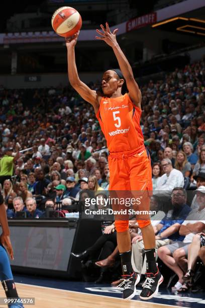 Jasmine Thomas of the Connecticut Sun shoots the ball against the Minnesota Lynx on July 15, 2018 at Target Center in Minneapolis, Minnesota. NOTE TO...