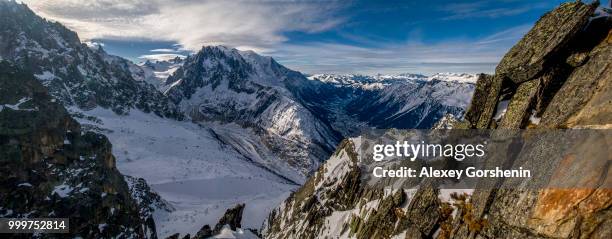 chamonix, mont blanc and vallee blanche - or blanc stockfoto's en -beelden